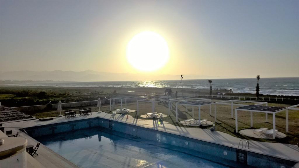 Aphrodite Beachfront Penthouse Apartment Ghaziveran エクステリア 写真