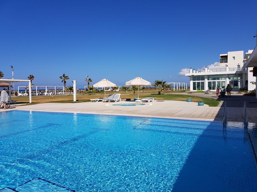 Aphrodite Beachfront Penthouse Apartment Ghaziveran エクステリア 写真