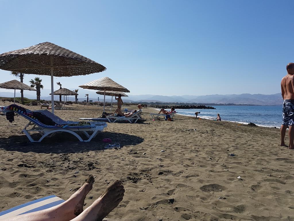 Aphrodite Beachfront Penthouse Apartment Ghaziveran エクステリア 写真