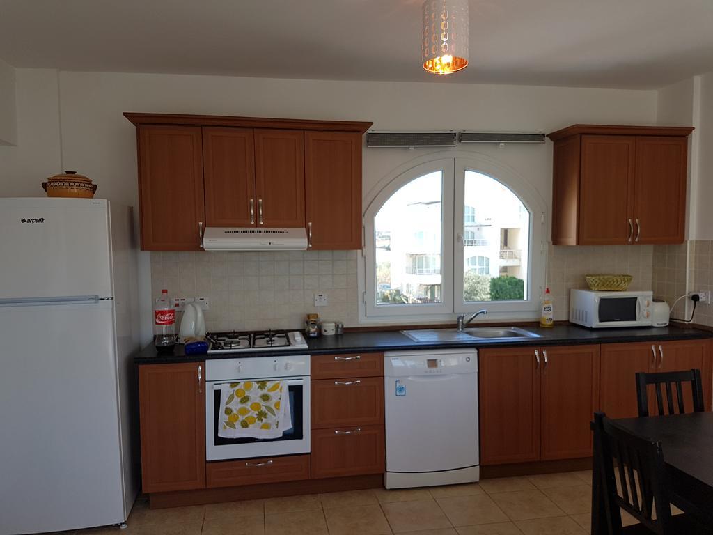 Aphrodite Beachfront Penthouse Apartment Ghaziveran エクステリア 写真