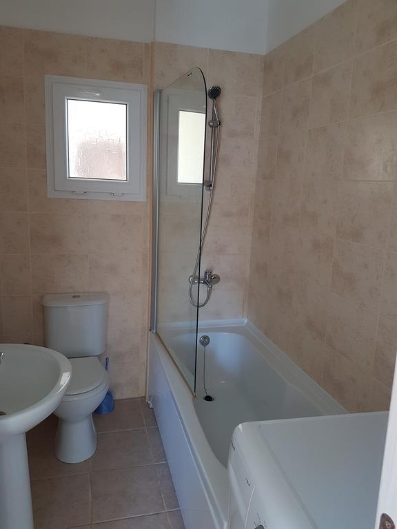 Aphrodite Beachfront Penthouse Apartment Ghaziveran エクステリア 写真